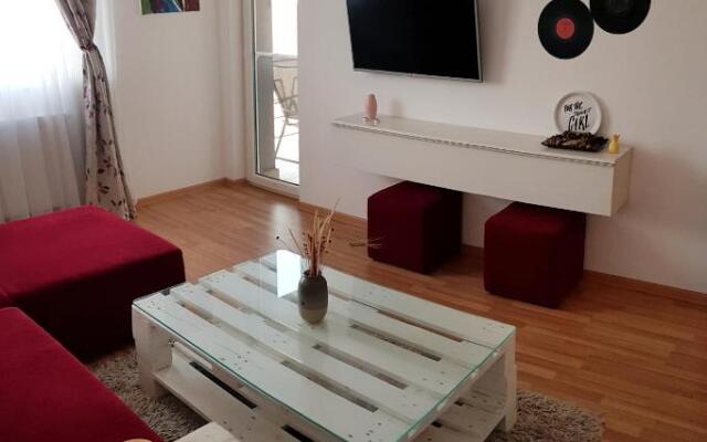 Cozy Apartament 3 min to subway 24h7 check in