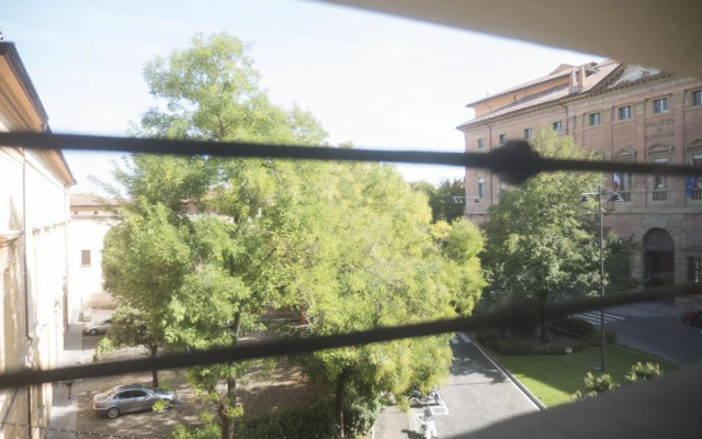Piazza dei Tribunali