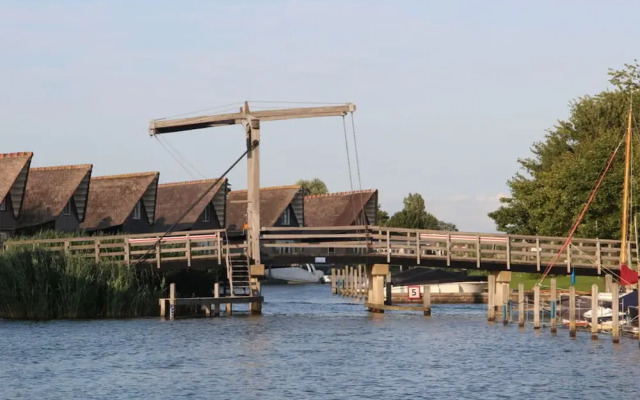Dijkvilla on the Ijsselmeer