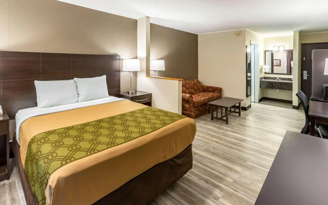 Econo Lodge Inn & Suites Newton