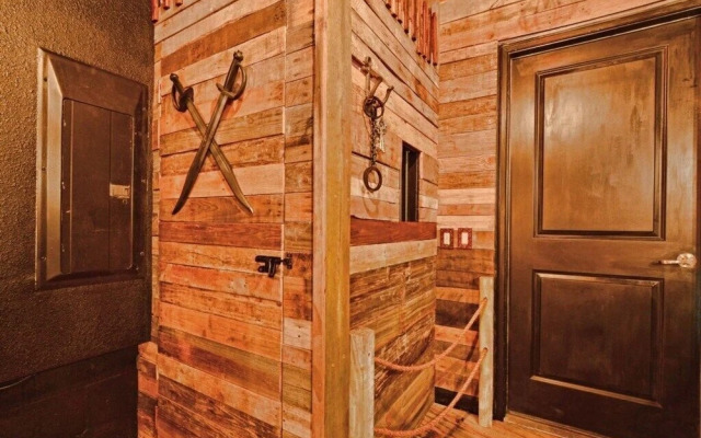 Storey Lake-5 Bedrooms Home W/pool-1650st Home by Redawning