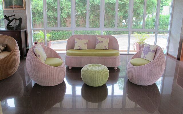Chateau Vista Serviced apartment