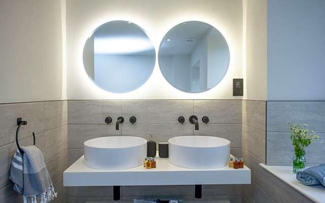 Golden Vanity, Maritime Suites, Brixham