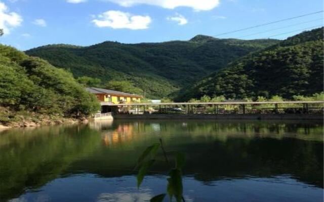 Longdong Lake Resort