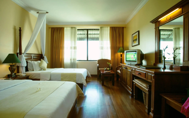 Pacific Hotel & Spa