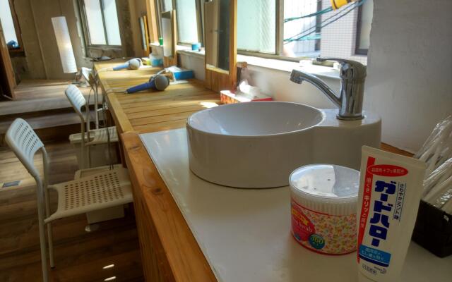 Capsule at Hakata - Hostel