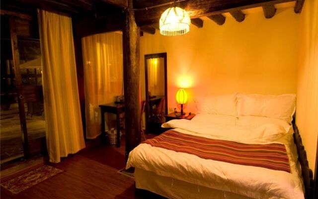 Lijiang Shuhe Phoenix Court Inn