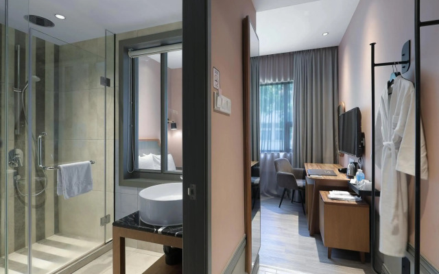 The Jesselton Hotel