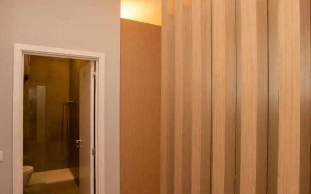 Charming Central Studio with AC