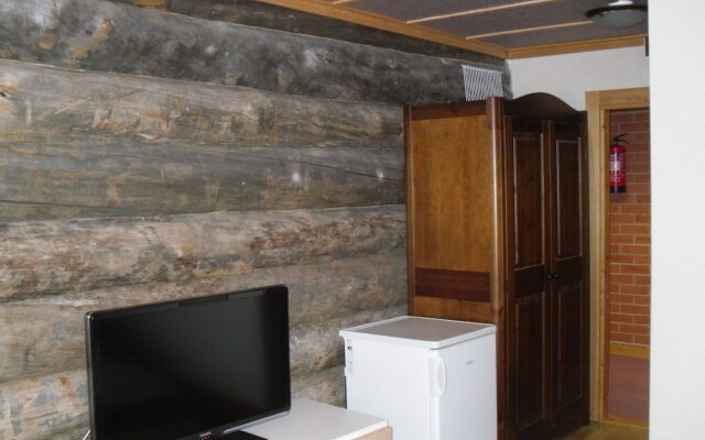 Saarikejo Log Chalet