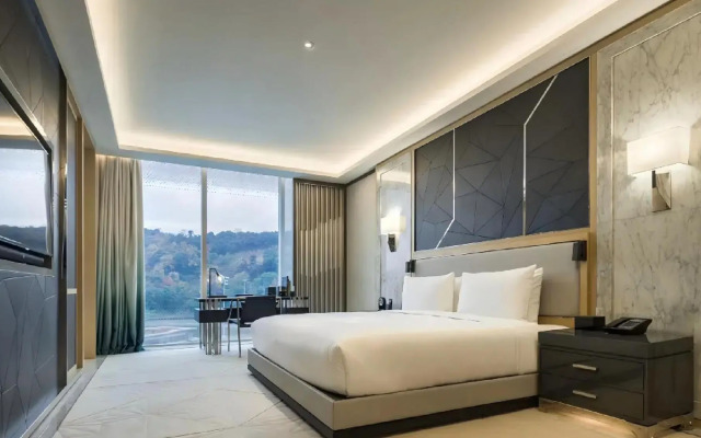 Cachet Boutique Zhejiang Circuit