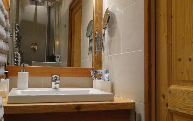 Chalet Skidh - 10 personnes - emplacement idéal au centre de Vaujany