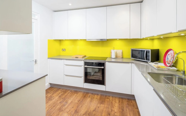 JOIVY 2-bed flat in West London