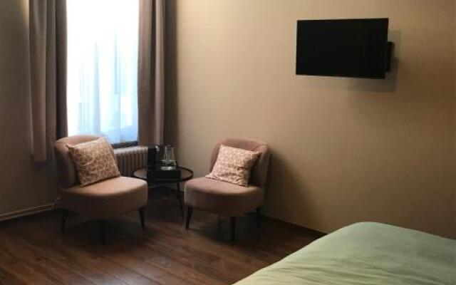 Inn Between