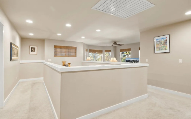 Skyliner Summit Chalet