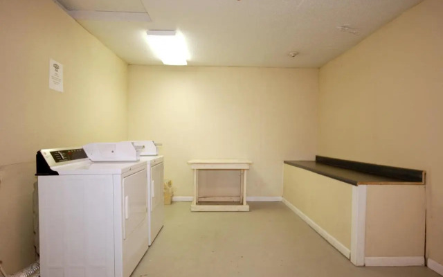 Country Hearth Inn & Suites Atlanta / Marietta and