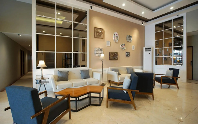 Triizz Hotel Semarang by Royal Singosari (Formerly Faustine Semarang)