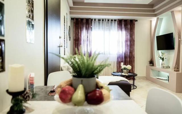 'The Ivory' House Project In Athens