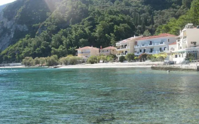 Avlakia Beach Studios & Apartments