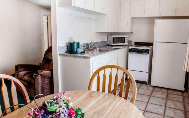 Quality Inn & Suites Bremerton near Naval Shipyard