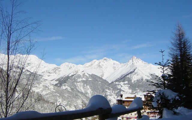 Comfortable Apartment With a View and Wi-fi in Valfréjus