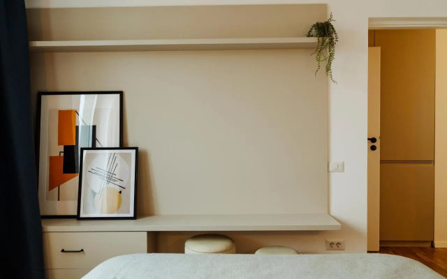 Sunny 2BR Flat - Top Location - Amazing Balcony