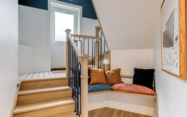 Majestic 3-Bedroom Designer Apartment