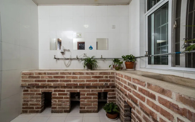 Zhongshi International Youth Hostel