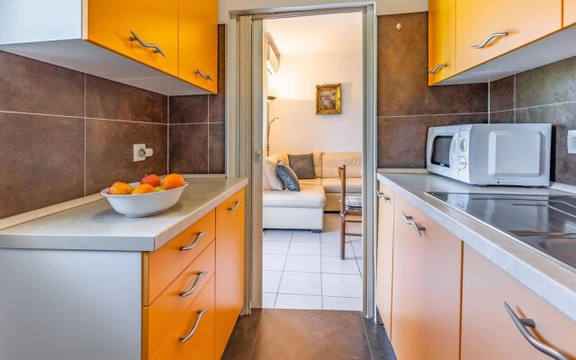 Beautiful Home in Stinjan With Wifi and 4 Bedrooms