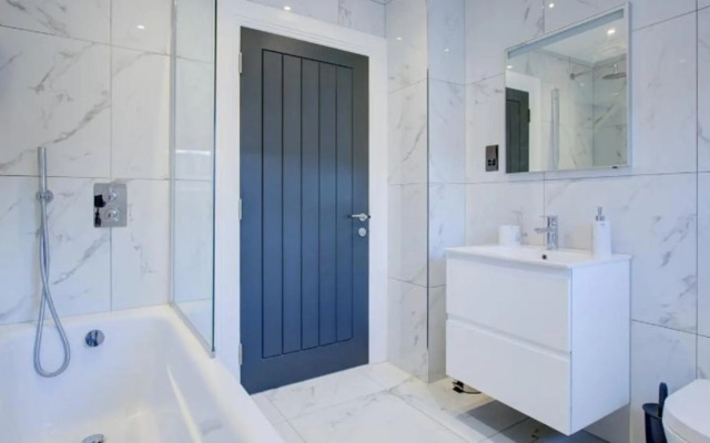 Hybrid Resi Fulham