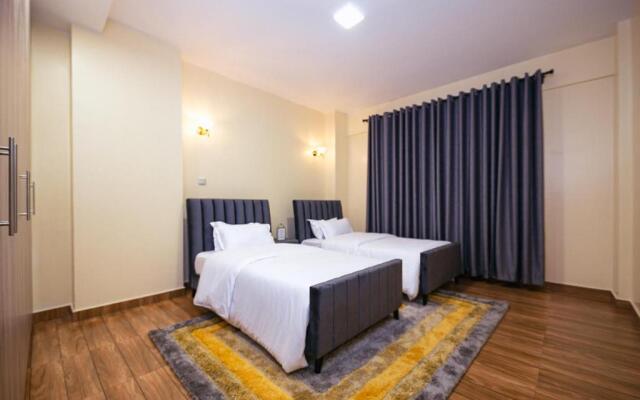 K's Place - Elegant 2 Bedroom Apartment with a Pool & Gym