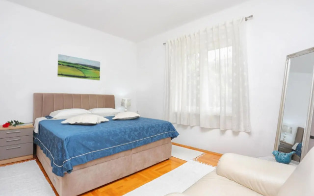 Apartments with WiFi Split - 16420