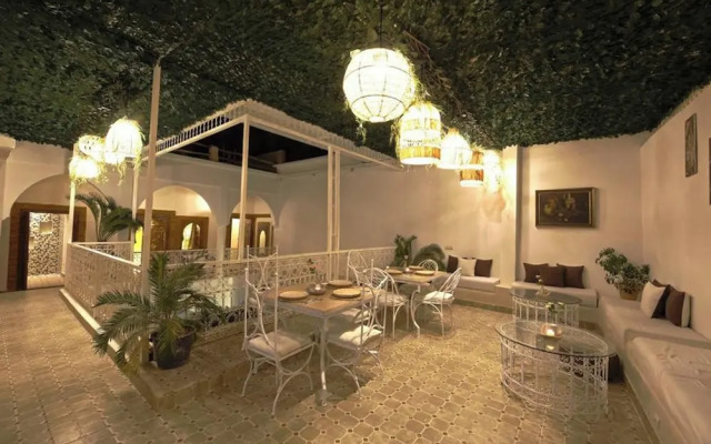 Riad Oum H&N Exclusive
