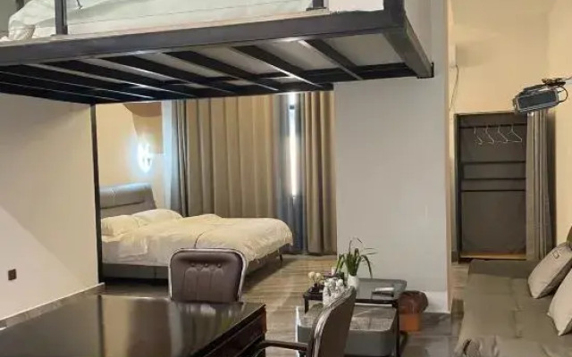 Yunju Qijian Homestay (Mangshi Airport Branch)