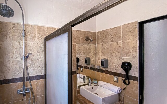 Villa Espacioyocte With Pool in Playa del Carmen for 16 People