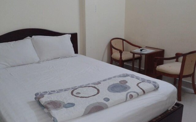 Nhat Nhat Hotel
