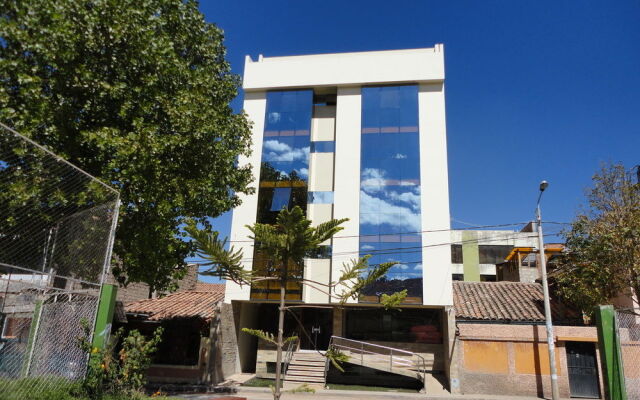 Florida del Inca Hotel