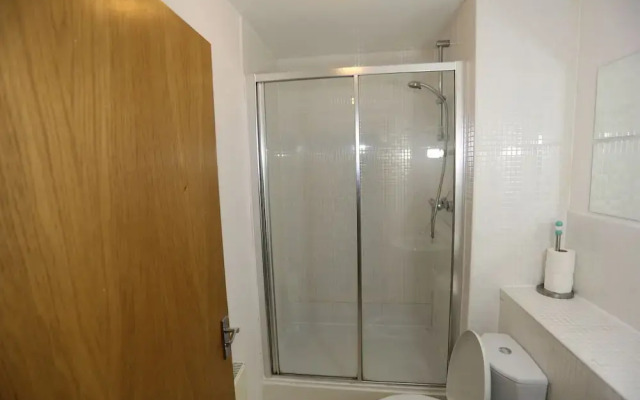 2 bed Riverview Bridge House Apartment