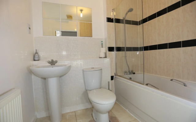 2 bed Riverview Bridge House Apartment