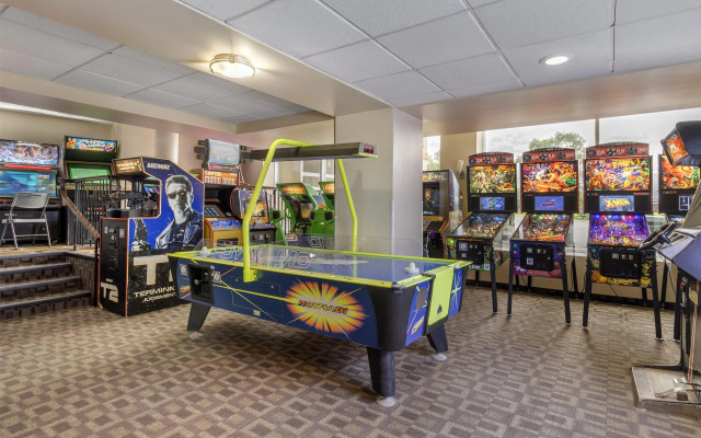 Best Western Plus Chocolate Lake Hotel