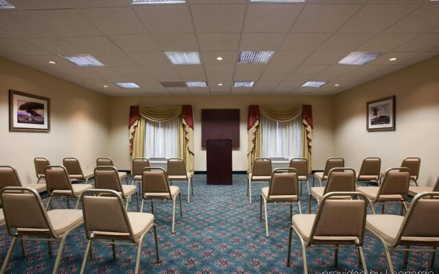 Holiday Inn Express Las Vegas - Stadium Area by IHG