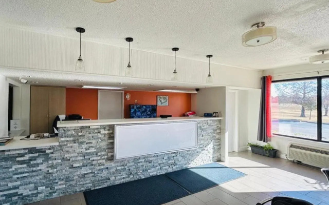 Super 7 Inn Tupelo