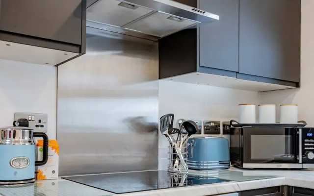 Host Stay Croydon Road Abode