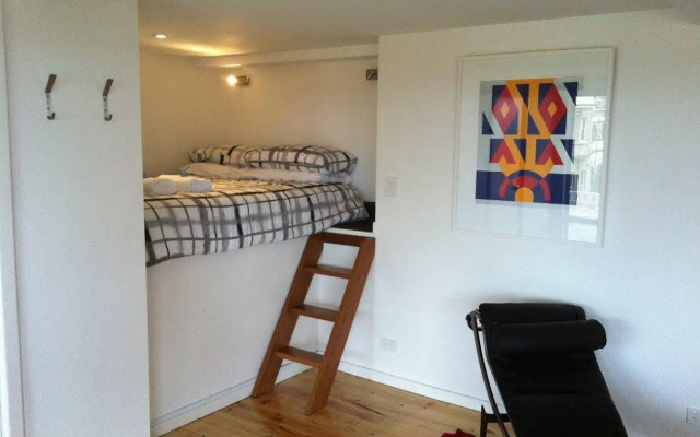 Victor Apartments