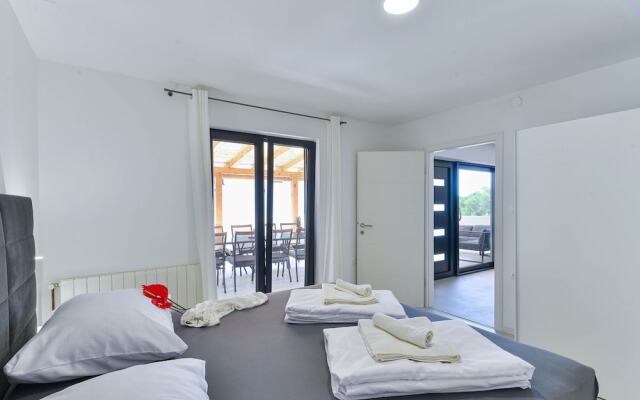 Holiday Home With Private Pool and spa