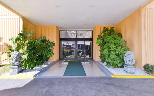 Quality Inn & Suites Montebello - Los Angeles