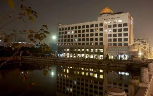 Yuntianlou Milan International Hotel