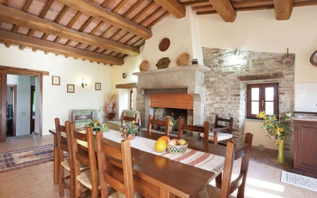 Belvilla by OYO Farmhouse With Swimming Pool