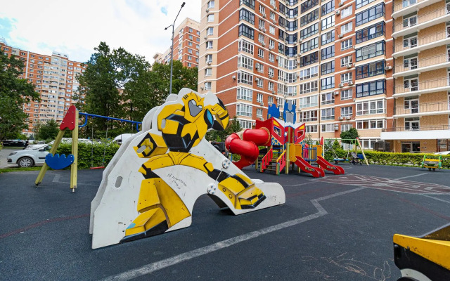 Четыре Сезона на улице Героев-Разведчиков 8 корпус 4