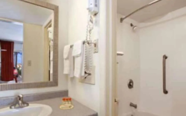 Travelodge Fredericksburg South